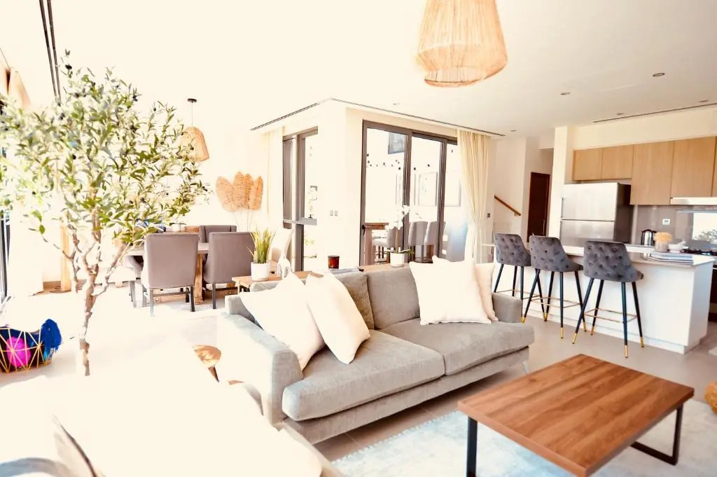 The Sunshine Villa