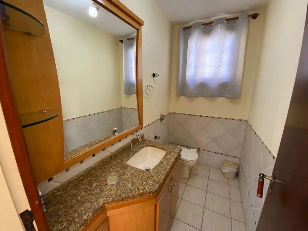 Casa 3 Dormitórios Jurere Internacional