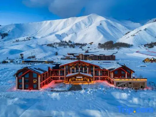 Oriental Snow Hotel