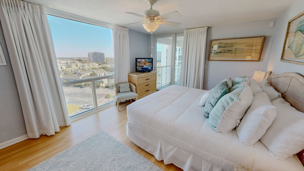 Shoreline Towers 2111 3 Bedroom Condo