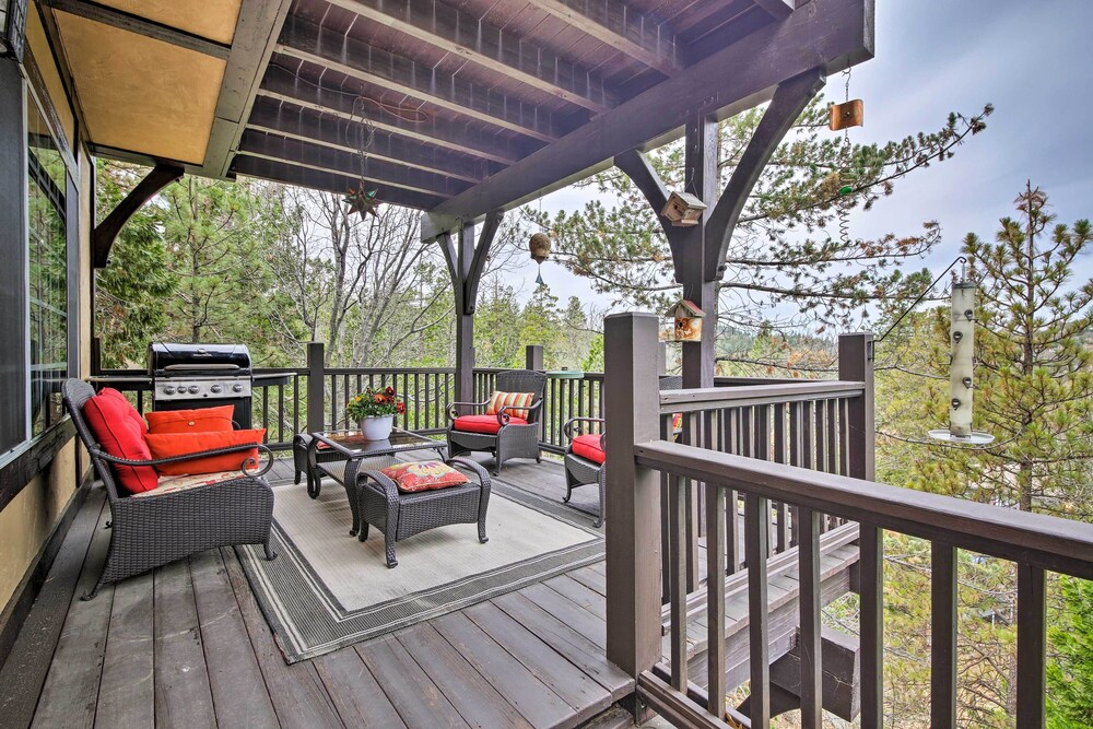 Luxe Lake Arrowhead Home w/ Deck, 3 Mi to Village