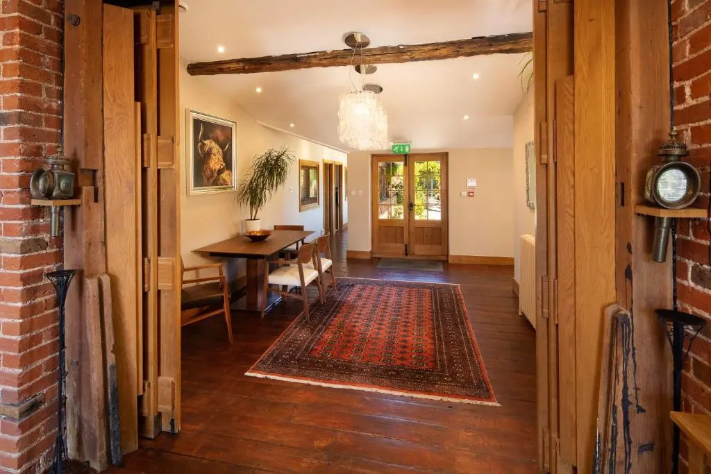 Tonge Barn