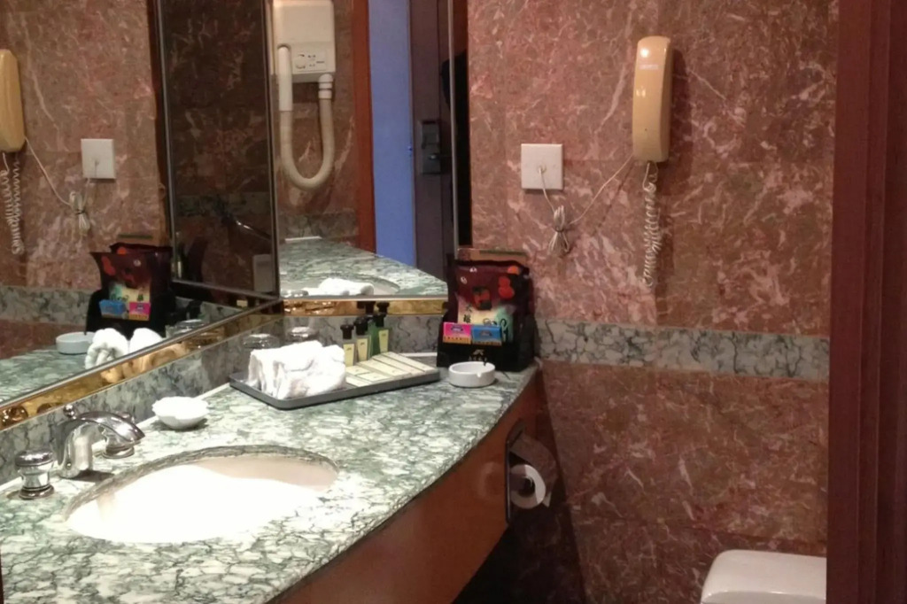 Kunming Hotel