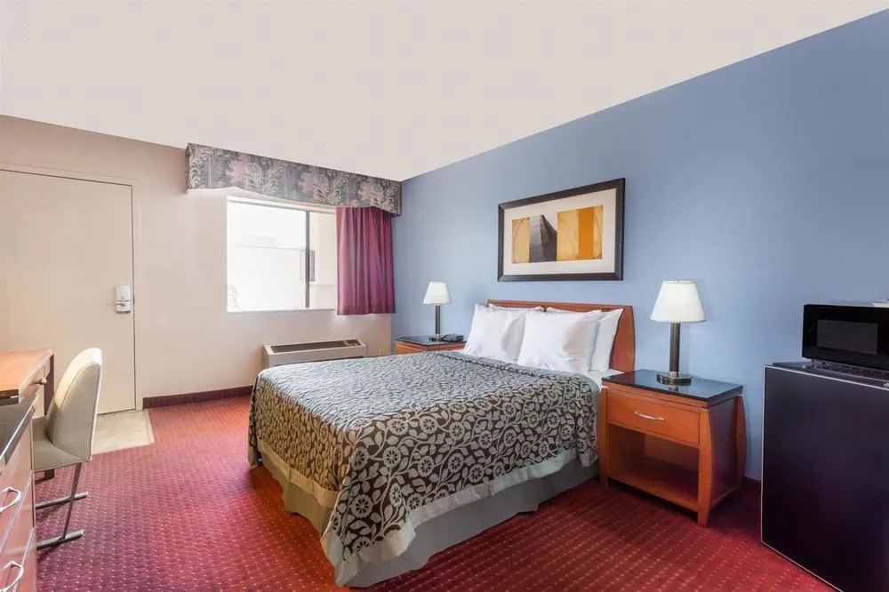 Days Inn & Suites Mesa