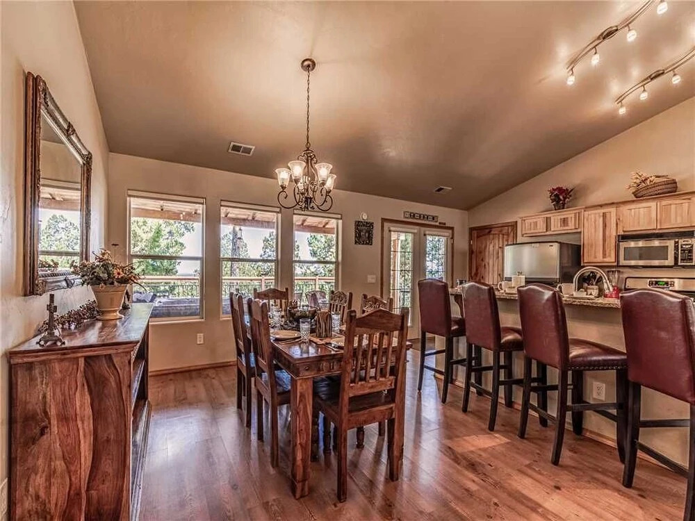 Deer Meadows, 3 Bedrooms, Wifi, Sleeps 8, Gas Grill, Hot Tub