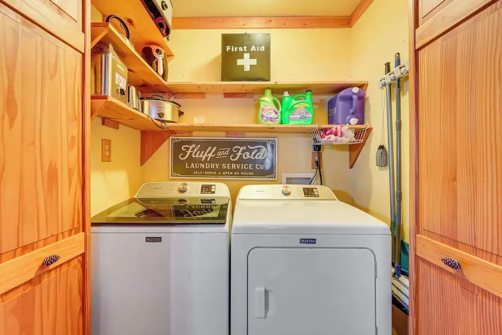 Relax Fireside! Hot Tub Haven on Table Rock Lake