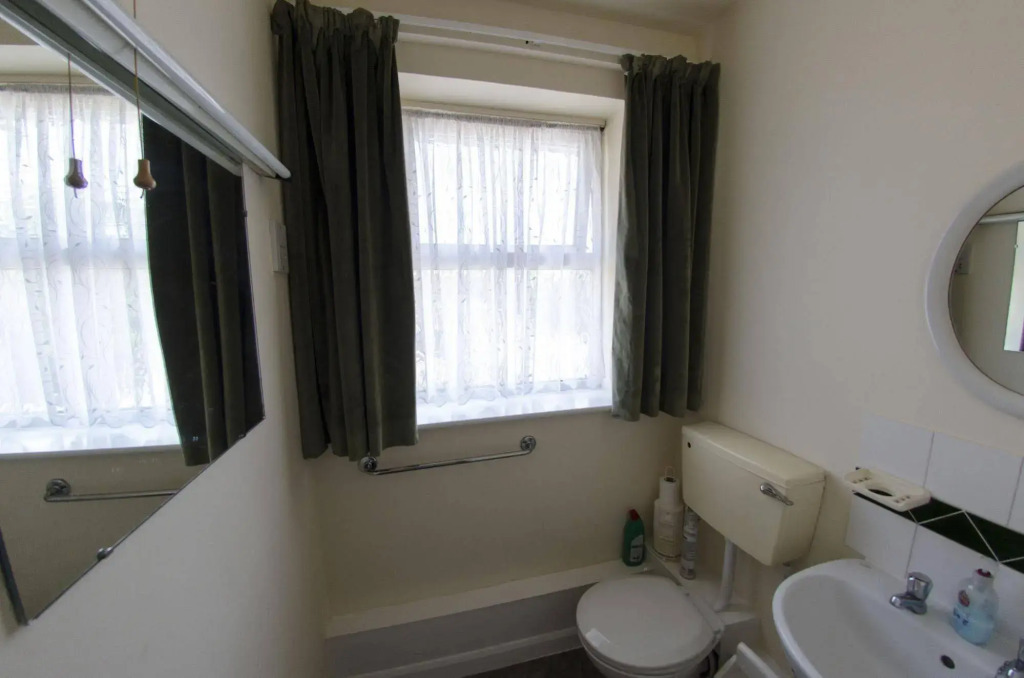Oakwood Bed and Breakfast Heathrow