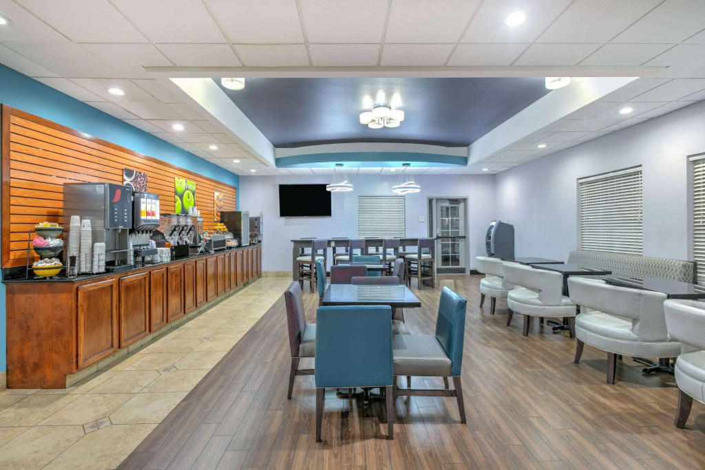 La Quinta by Wyndham Tulsa Airport / Expo Square