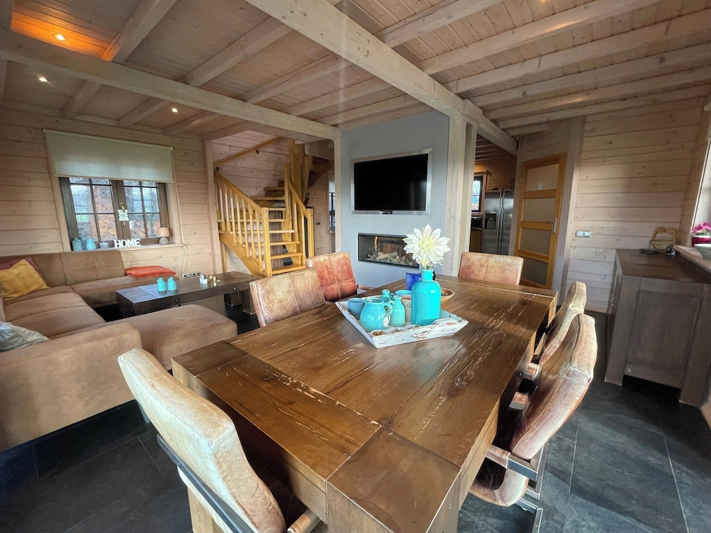 Villa with Sauna & Tub