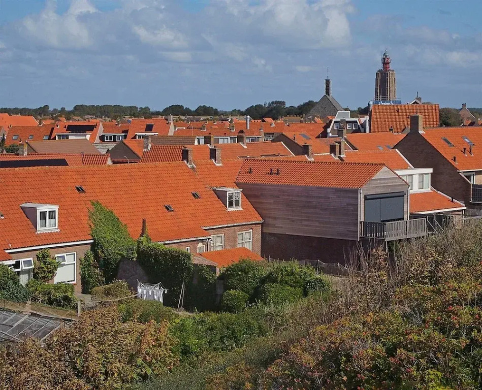 Holiday home with sun terrace facing south-pet-friendly