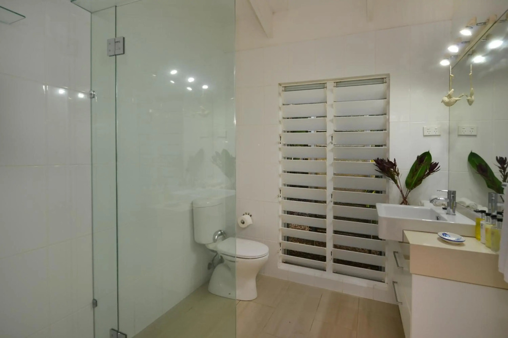 Pavilions in the Palms Heated Pool Short Path To Beach Five Bedrooms Sleeps 14