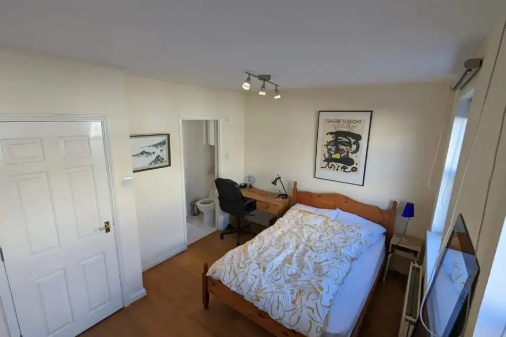 Cheerful 4 Bedroom Home in the Heart of London