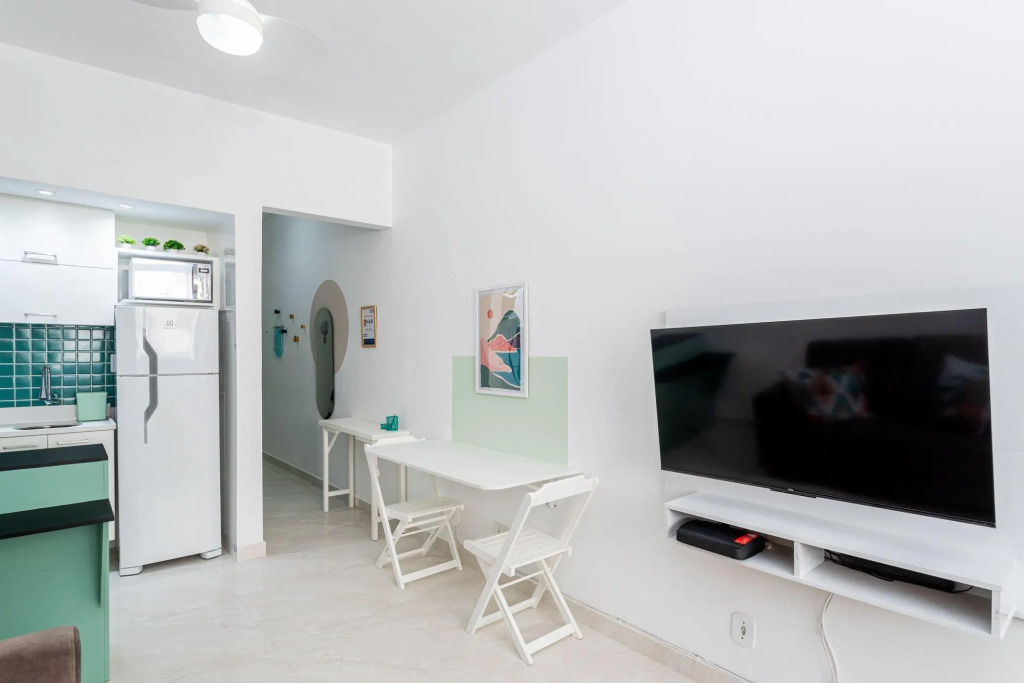 Studio A 60m Da Praia De Copacabana | As 76/810
