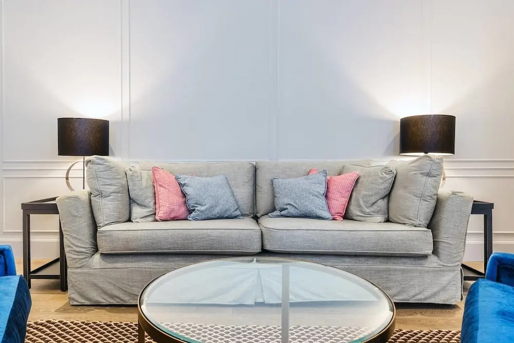 Luxury 3BR Home in Knightsbridge W/sauna, 6 Guests