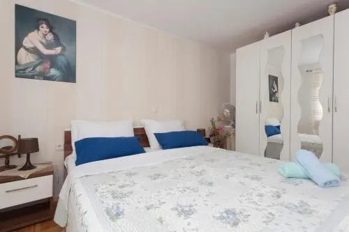 Apartment Mario
