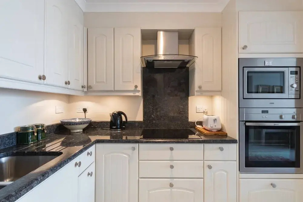 Cosy 1-bed Battersea Riverside Apartment