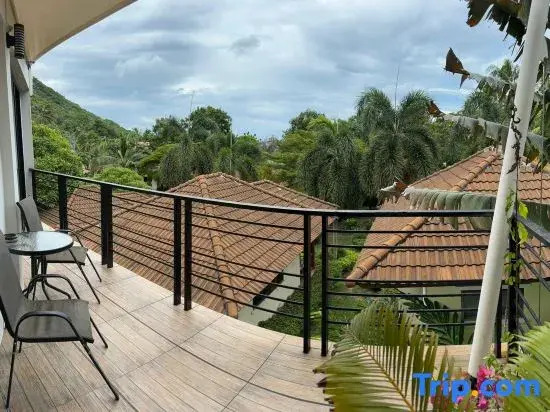 Penthouse Crystal Bay Apartments