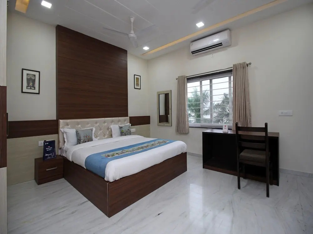 OYO 9888 Home Modern Stay near Celebration Mall