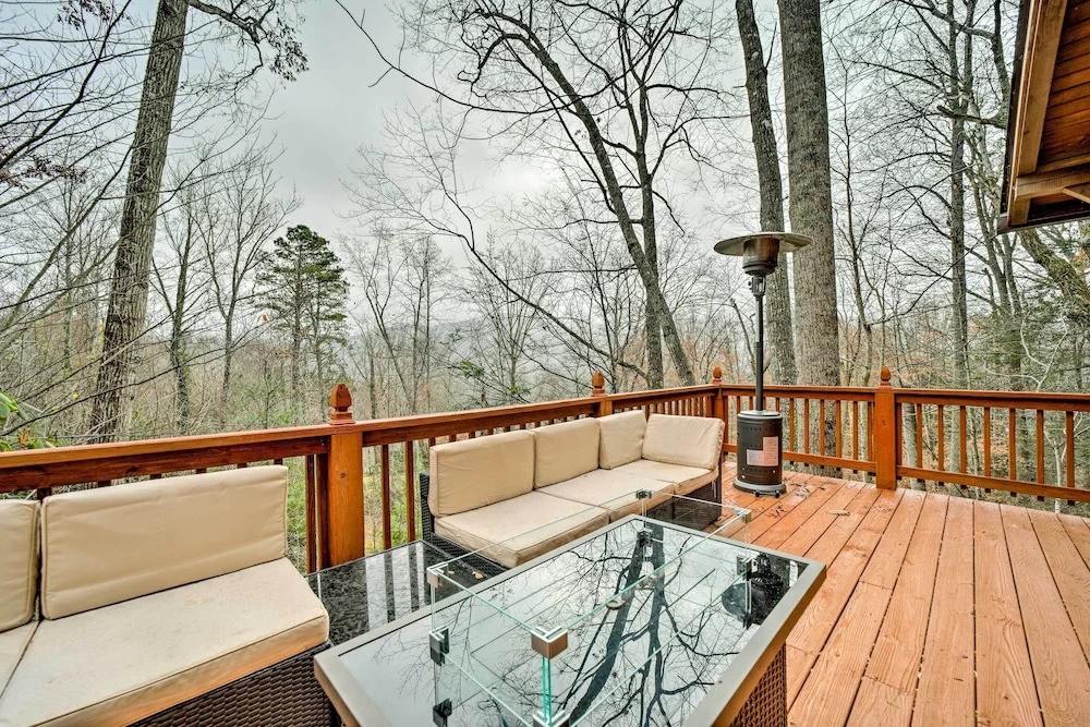 Walk to Golfing: Grand Maggie Valley Cabin