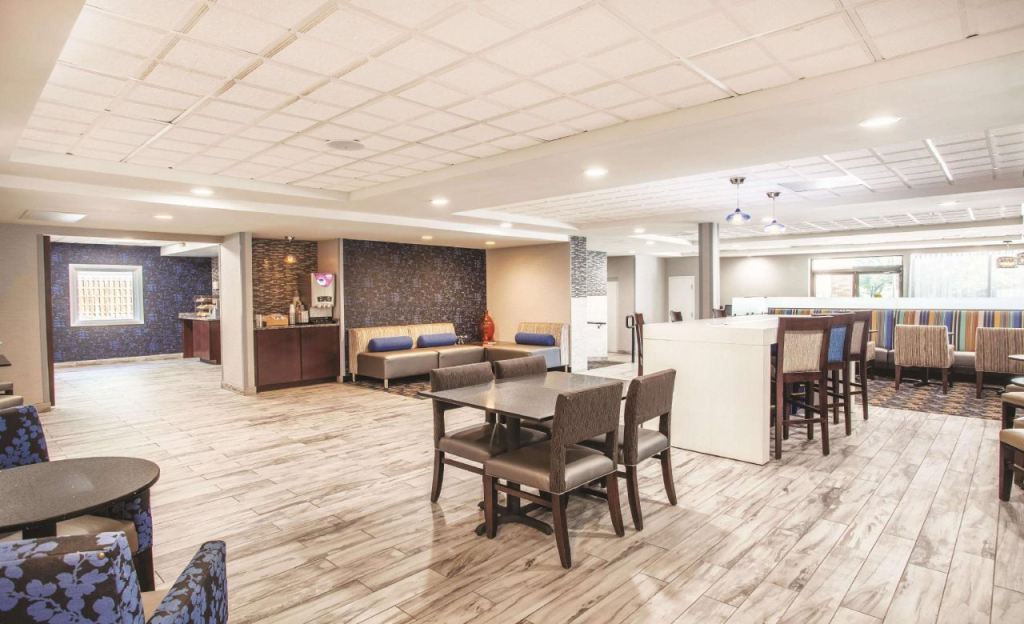 Clarion Pointe Charlottesville