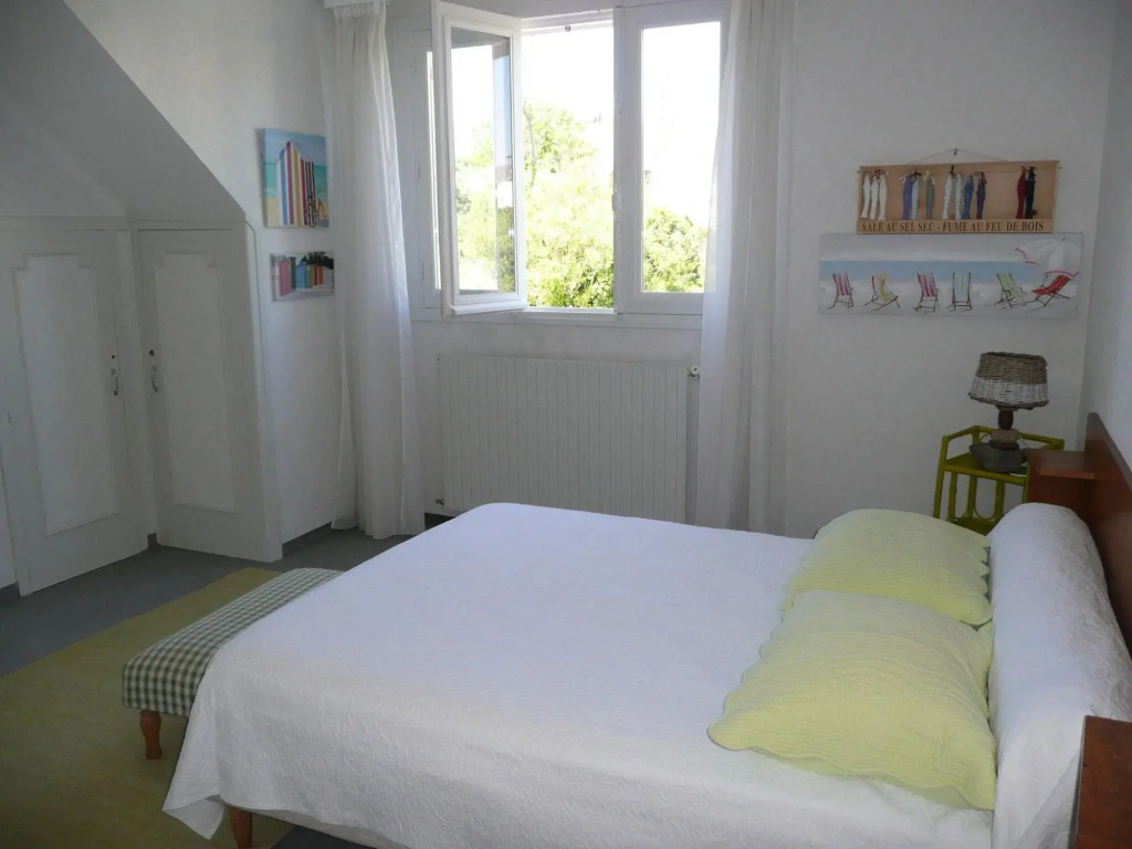 Holiday Home in Camaret Near Sandy Beaches