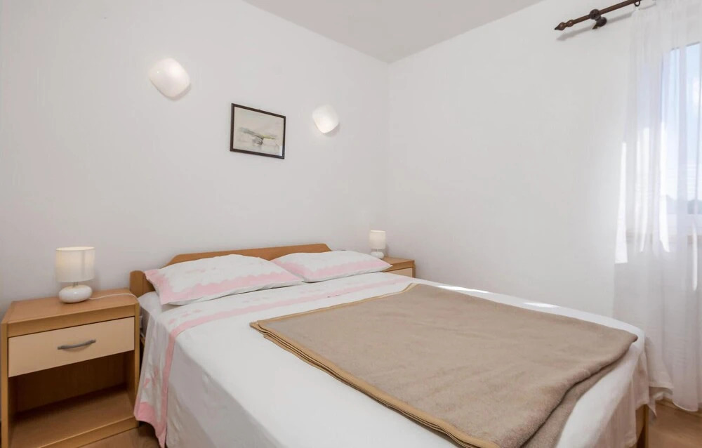 Awesome Apartment in Stara Novalja With 2 Bedrooms and Wifi