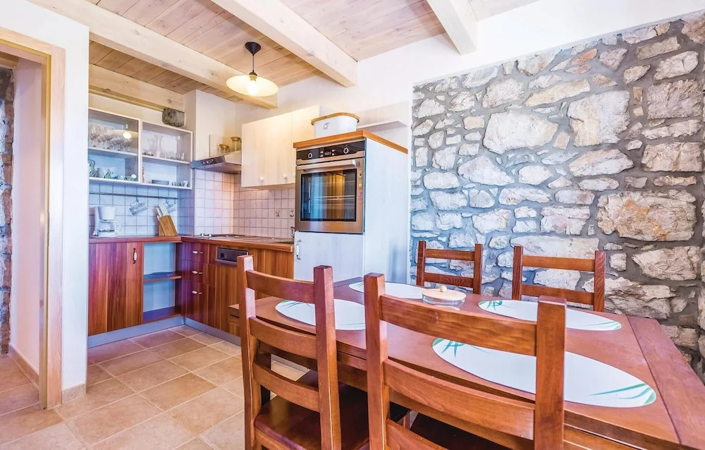 Amazing Home in Crikvenica With Wifi and 3 Bedrooms