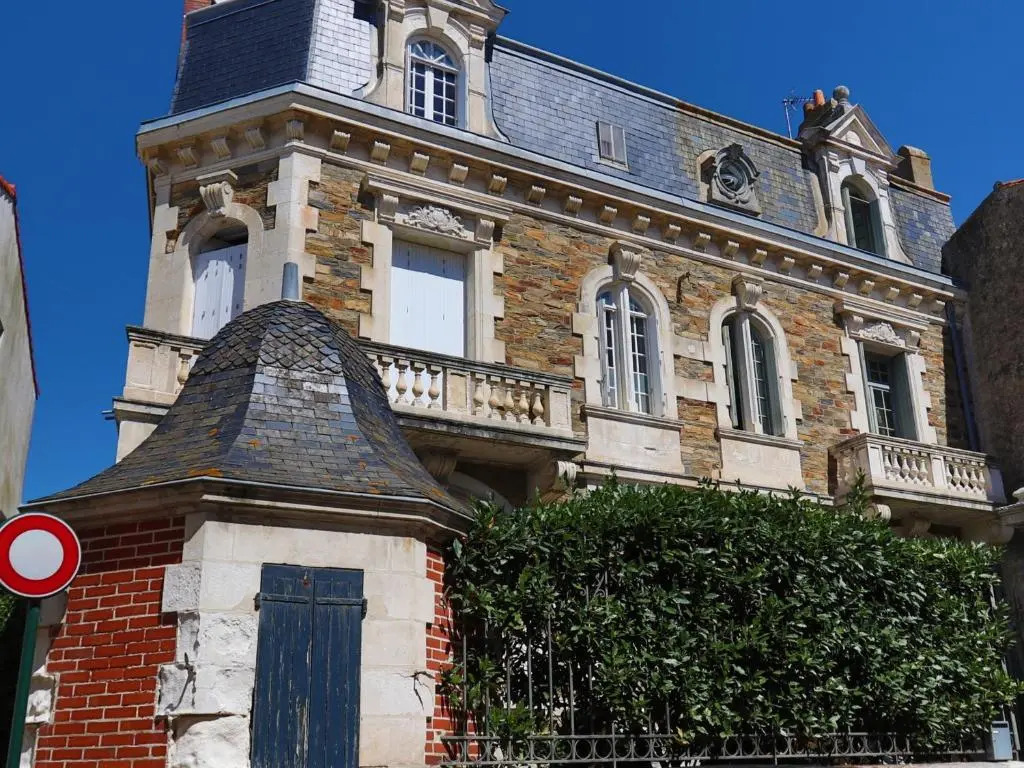 Maison 6 chambres proche plage avec WiFi et salle de jeux - FR-1-197-447