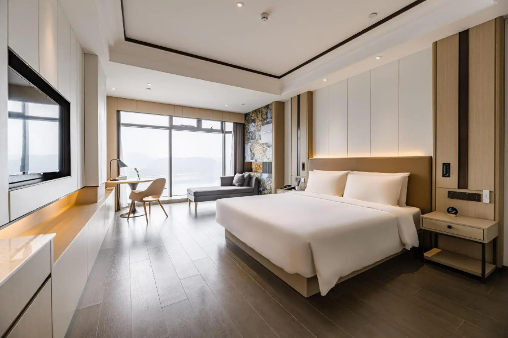 Atour Hotel Tonglu Fuchunjiang