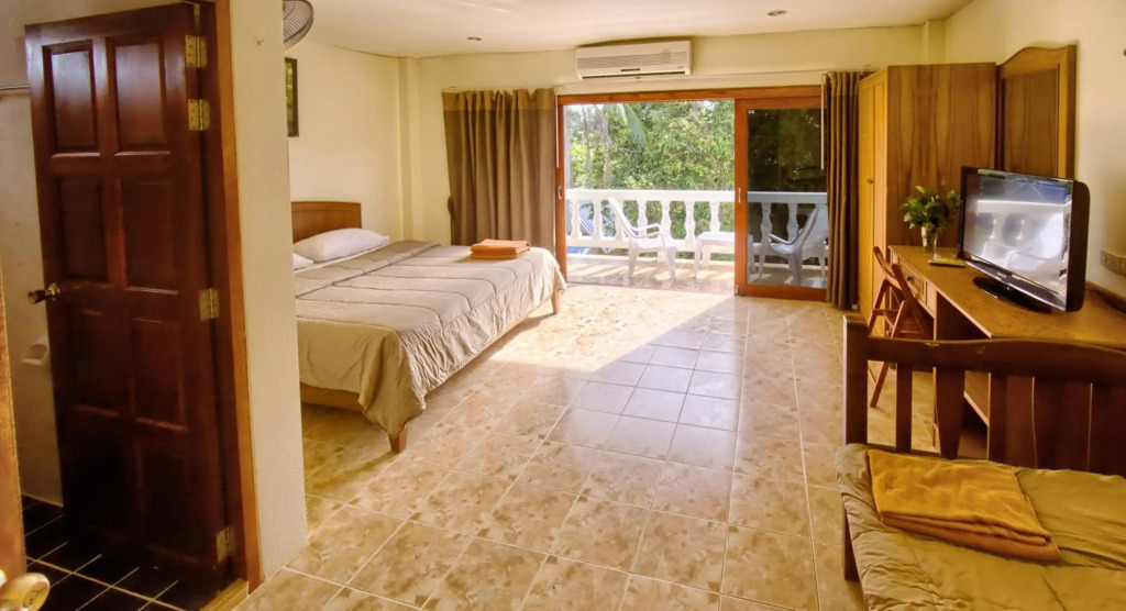 Hugs Guesthouse