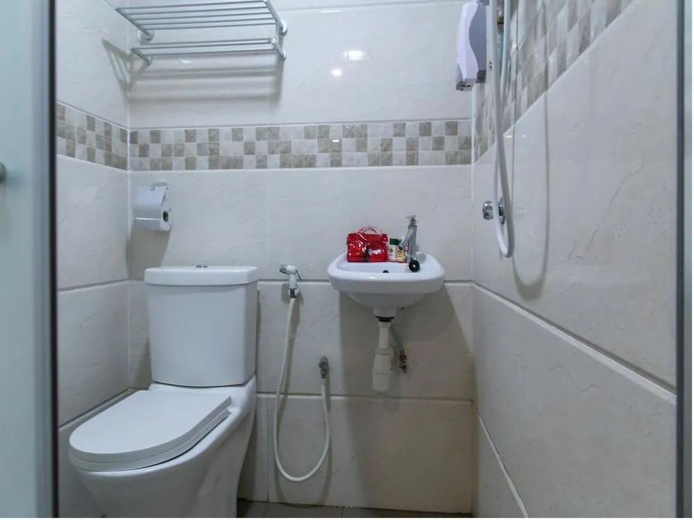 OYO 281 OM Hotel