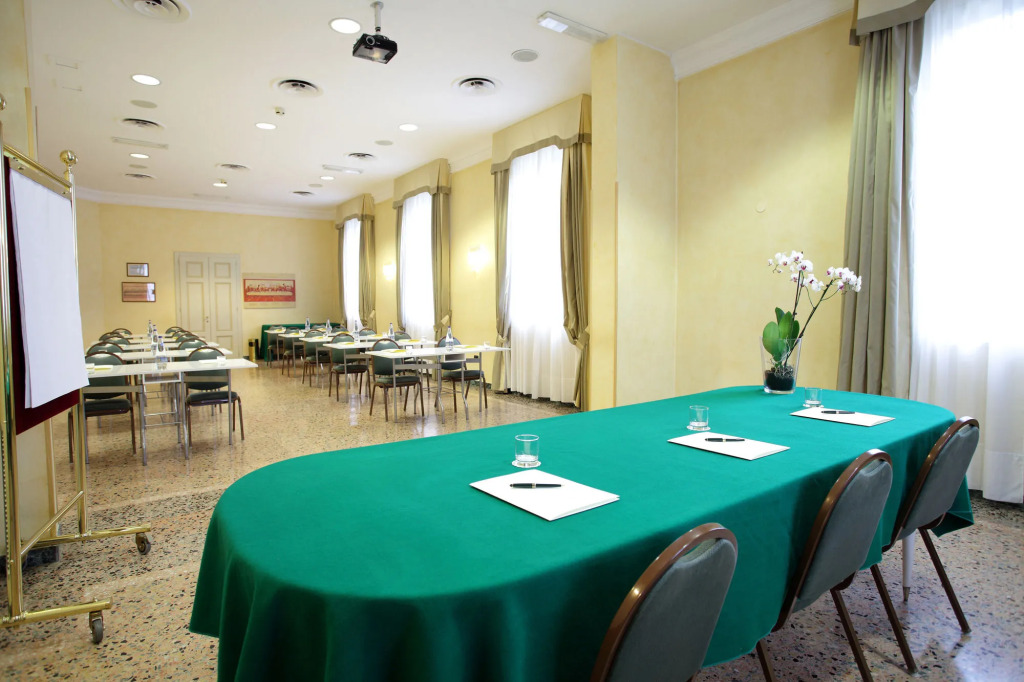 Rechigi Park Hotel