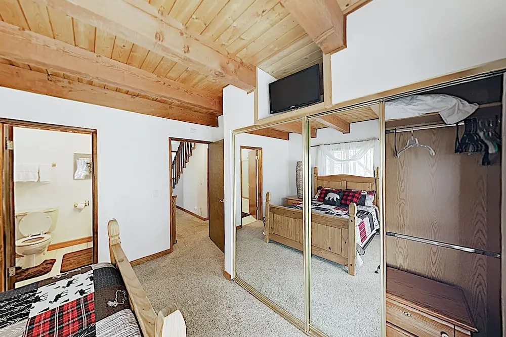 New Listing! Alpine W/ Private Hot Tub 3 Bedroom Home