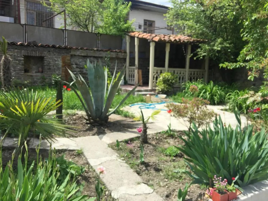 Nika's Guest House