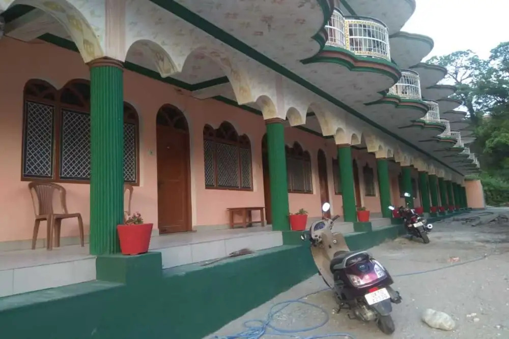 Hotel महिमा रेसॉर्ट