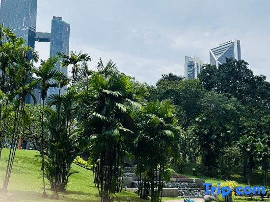 8 Kia Peng Suites KLCC by Luna