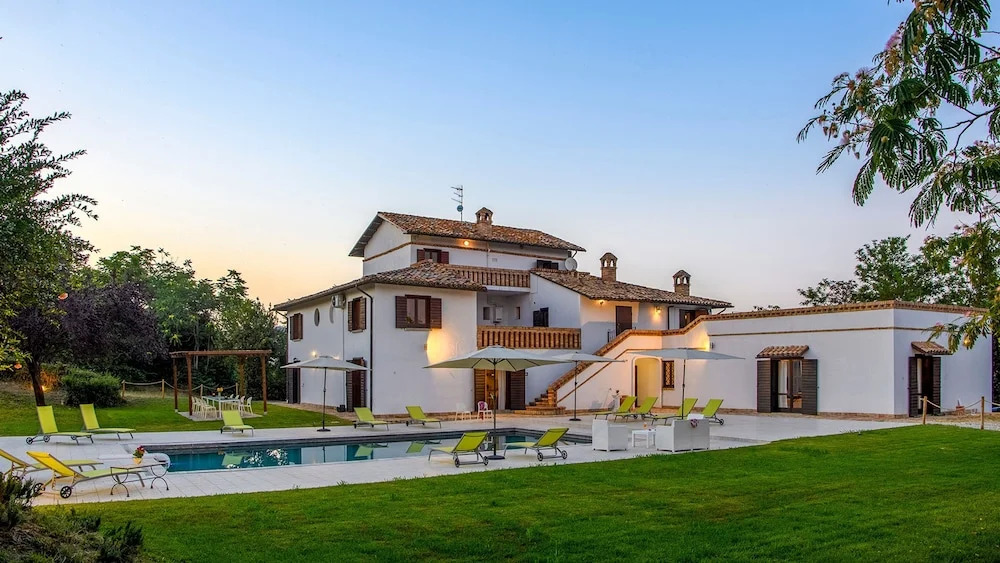VILLA ARDENTE 12&1, Emma Villas