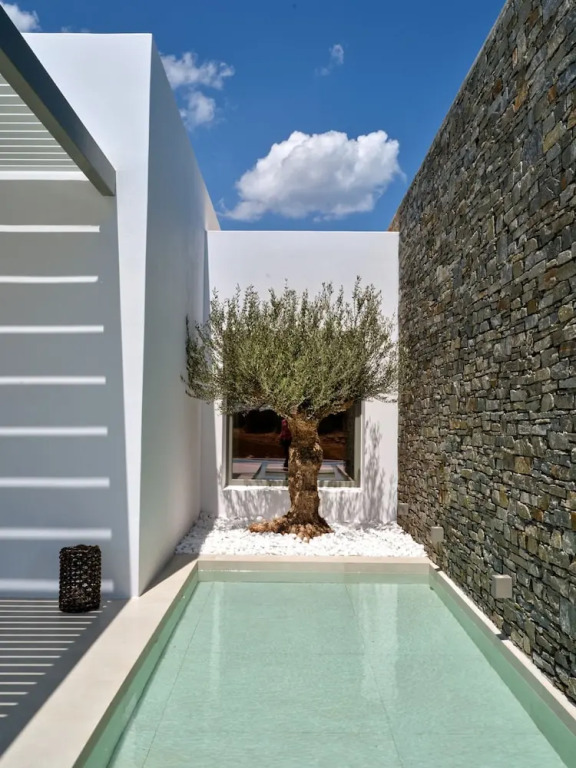 Luxury Villa Serenely