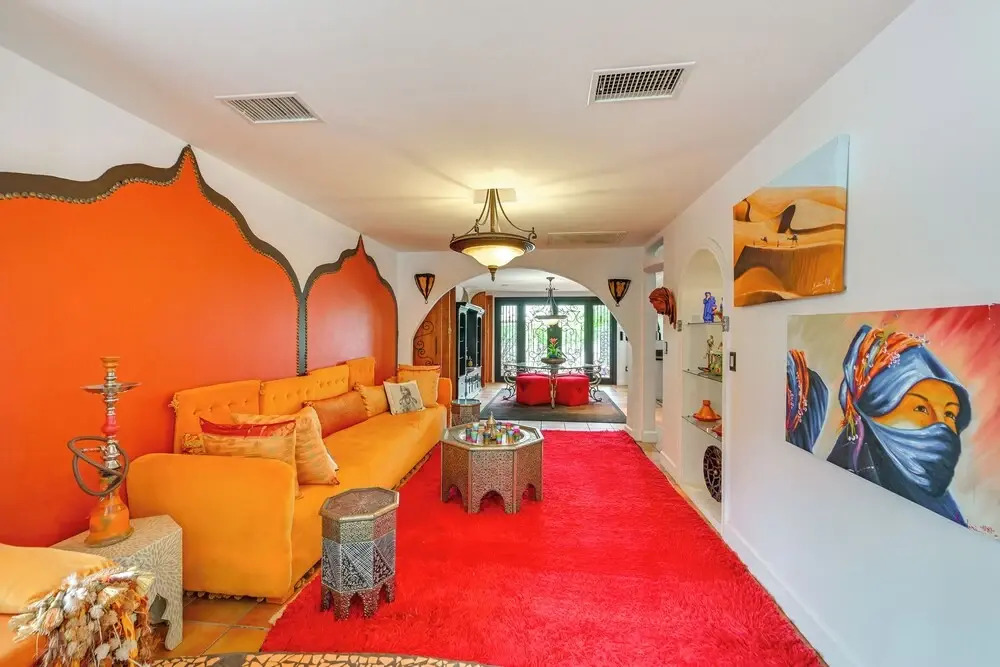Gather & Unwind Outdoors, Stylish Vista Retreat!