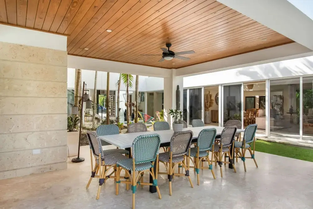 Modern Luxury 6 BR Tropical Retreat With Pool