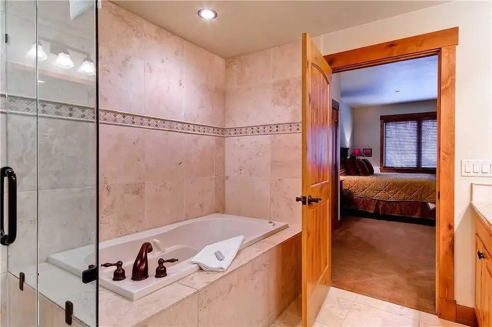 5103 Emerald Lodge, Trappeur's Crossing Apartment 4