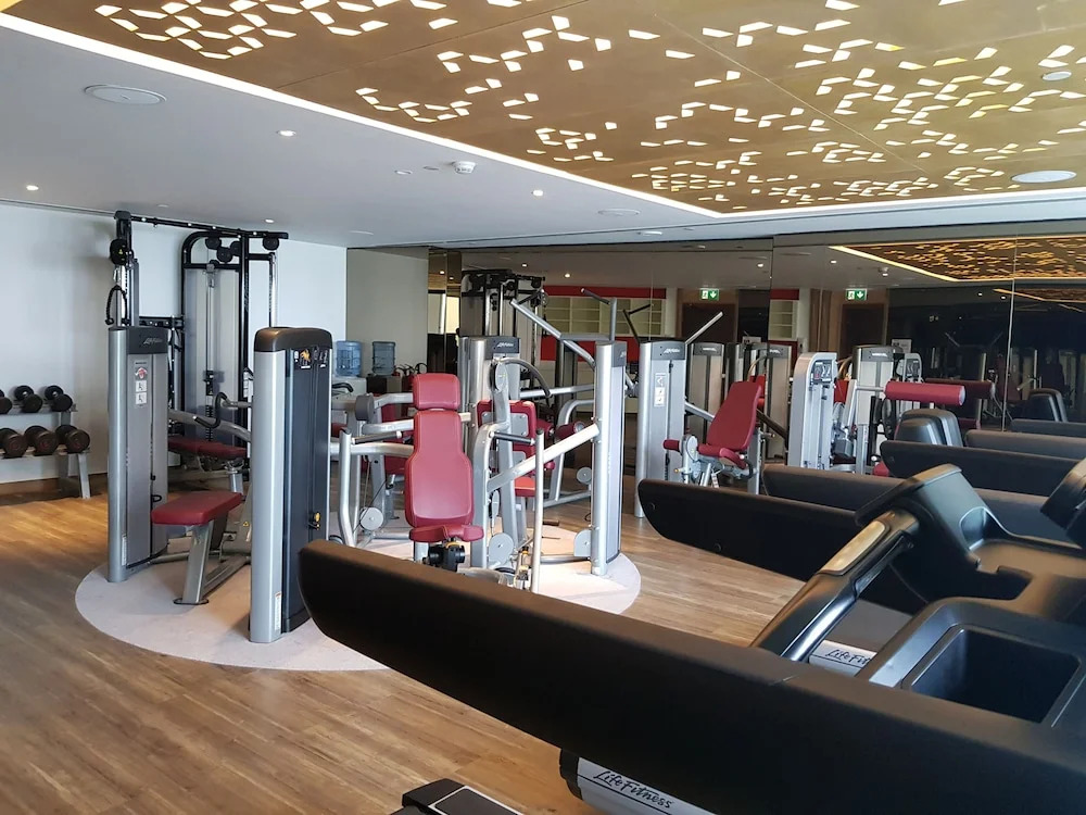 Luton Vacation Damac Paramount Tower