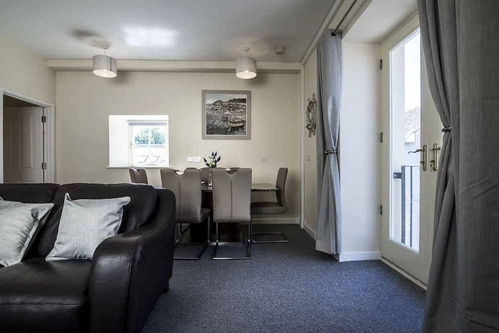 The Sail, Two Bedroom Apartment - Tenby