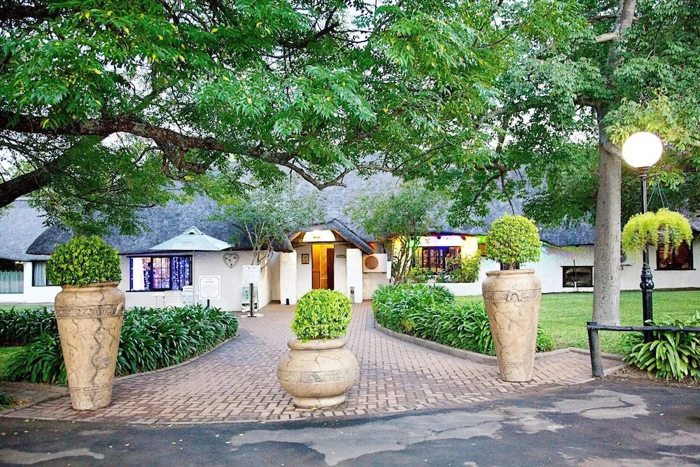 Lalapanzi Hotel & Conference Centre