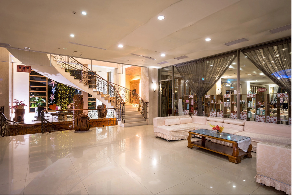 Crystal Hotel