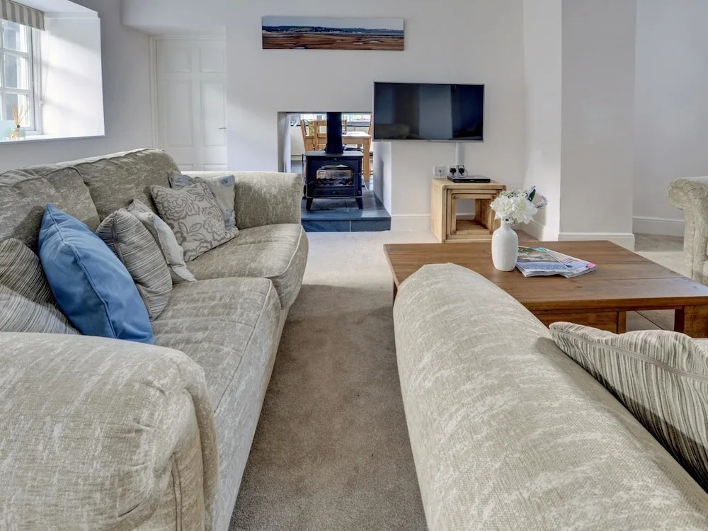Holiday Home with Spacious Garden near Beach in Instow