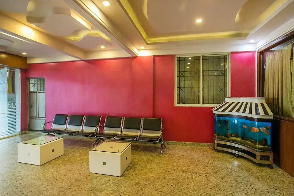 OYO 25121 Bns Lodge
