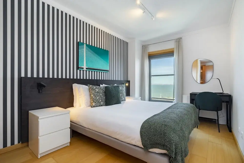 Panoramic Living W/ Elevator, Ac, Garage Perfect For Families & Business Travellers
