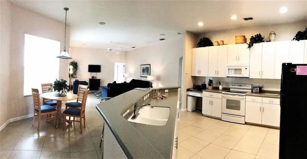 Disney Area Pool Home 11h 5 Bedroom Home by Redawning
