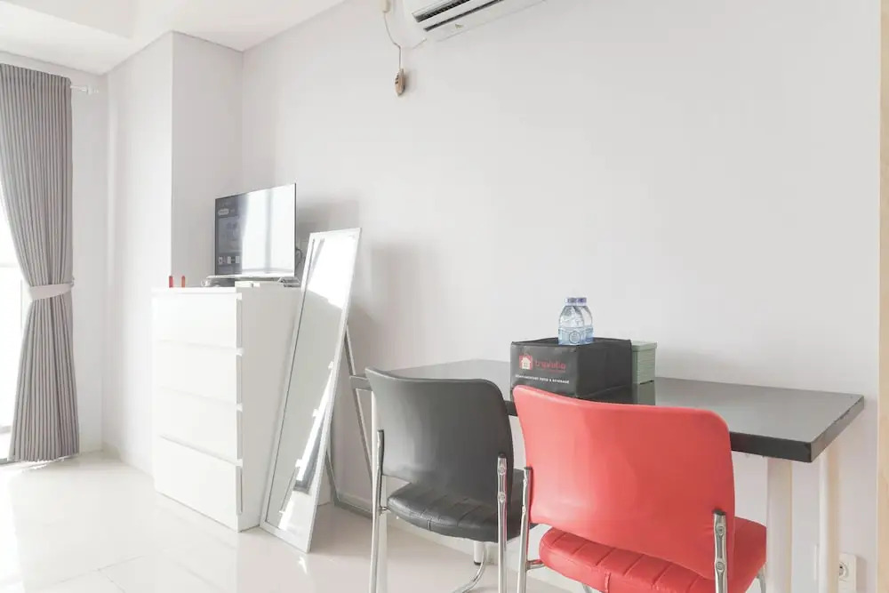 Restful And Spacious Studio At Daan Mogot City Apartment